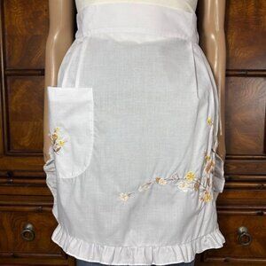 Vintage Floral Embroidered Ruffle Cotton Blend Pleated Waist Apron Half Apron